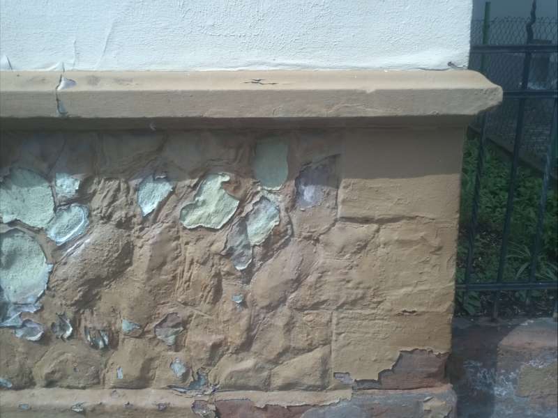 Bild zum BAU-Forumsbeitrag: Maroder Sandsteinsockel im Forum Außenwände und Fassaden