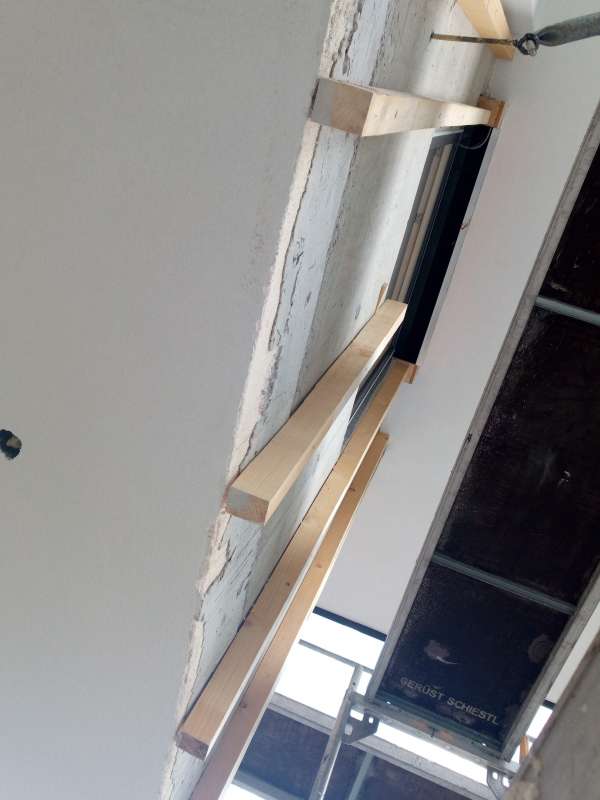 Bild zum BAU-Forumsbeitrag: Schimmel bei Holz auf Beton - was habe ich falsch gemacht bzw. wass soll ich tun? im Forum Außenwände und Fassaden
