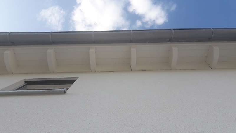 Bild zum BAU-Forumsbeitrag: Risse zwischen Außenputz und Dachkonstruktion im Forum Dach