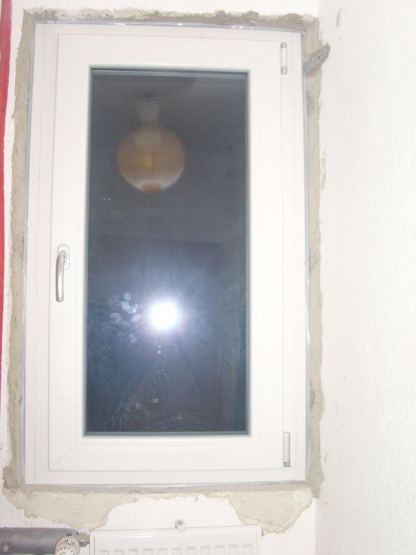 Bild zum BAU-Forumsbeitrag: Fenster mit Klotz und IsoBloc-Band eingebaut im Forum Fenster und Außentüren