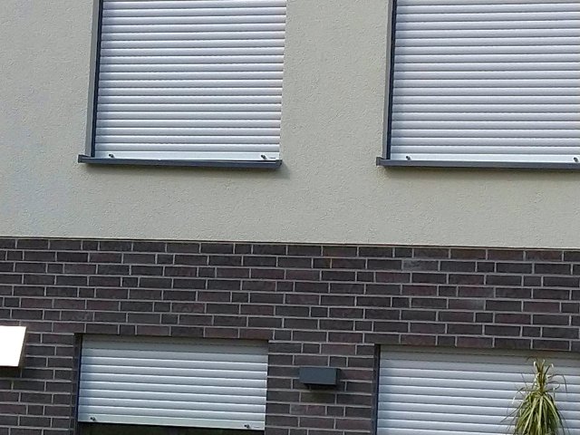Bild zum BAU-Forumsbeitrag: Fensterbank schief eingebaut im Forum Fenster und Außentüren