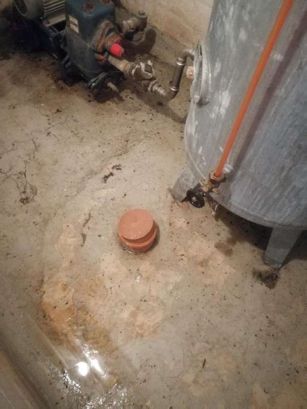 Bild zum BAU-Forumsbeitrag: Wasser im Keller  -  Pumpenschacht innen oder außen? im Forum Keller