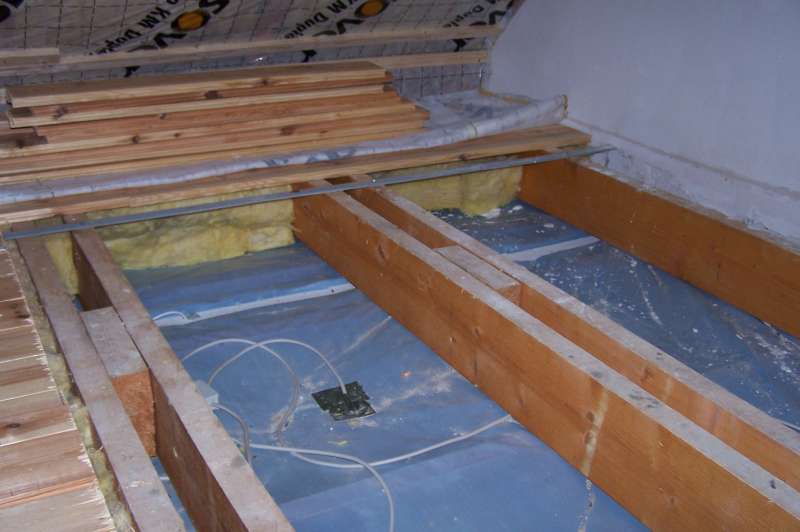 Bild zum BAU-Forumsbeitrag: Öffnung in Holzbalkendecke für Treppe zum Dachboden herstellen  -  Sparren entfernen im Forum Treppen, Rampen, Leitern