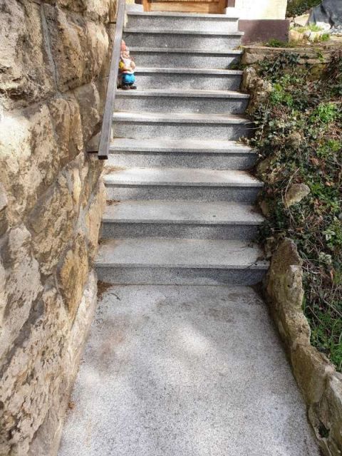 Bild zum BAU-Forumsbeitrag: Granitteppe rückbauen und Granit erhalten im Forum Treppen, Rampen, Leitern