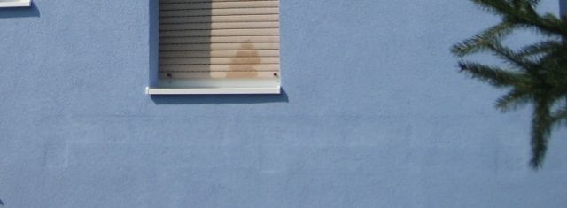 BAU.DE / BAU-Forum: 2. Bild zu Frage "Montagequader in Fassadend&auml;mmung sichtbar: Ursachen, L&ouml;sungen & Risiken?" im BAU-Forum "Au&szlig;enw&auml;nde und Fassaden"