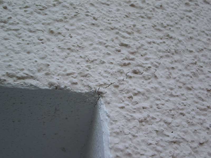 BAU.DE / BAU-Forum: 3. Bild zu Frage "WDVS Fassade: Risse, Wellen & Schatten &ndash; Baum&auml;ngel erkennen? Kosten f&uuml;r Sanierung?" im BAU-Forum "Au&szlig;enw&auml;nde und Fassaden"