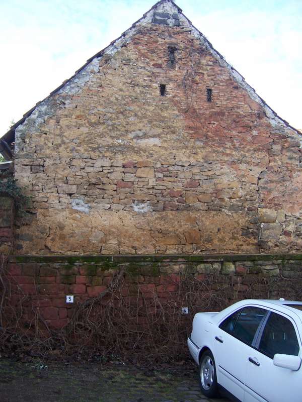 BAU.DE / BAU-Forum: 1. Bild zu Frage "Feuchtigkeit im Bruchmauerwerk sanieren: Ursachen, Folgen & Sanierungskosten?" im BAU-Forum "Au&szlig;enw&auml;nde und Fassaden"