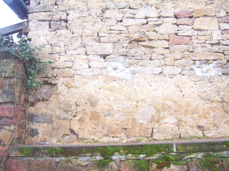 BAU.DE / BAU-Forum: 2. Bild zu Frage "Feuchtigkeit im Bruchmauerwerk sanieren: Ursachen, Folgen & Sanierungskosten?" im BAU-Forum "Au&szlig;enw&auml;nde und Fassaden"