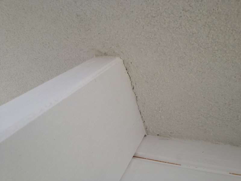 BAU.DE / BAU-Forum: 1. Bild zu Frage "Holzuntersicht Au&szlig;enputz: Korrekte Ausf&uuml;hrung, Vermeidung von Rissen & Alternativen zur Acrylfuge?" im BAU-Forum "Au&szlig;enw&auml;nde und Fassaden"