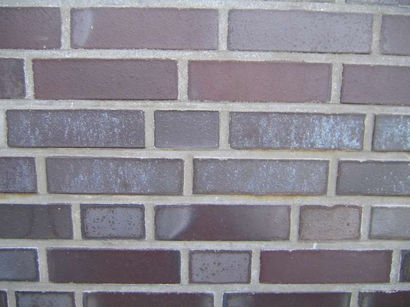 BAU.DE / BAU-Forum: 1. Bild zu Frage "Klinkerfassade Rostflecken/Ausbl&uuml;hungen: Ursachen, Entfernung & Vorbeugung?" im BAU-Forum "Au&szlig;enw&auml;nde und Fassaden"