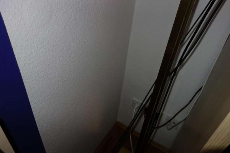 BAU.DE / BAU-Forum: 3. Bild zu Antwort "Schimmel-Ecke: Temperatur 13&deg;C &ndash; Zugestellte Ecke als Ursache?" auf die Frage "Schimmel Schlafzimmer: Temperaturunterschied, Ursachen & Ma&szlig;nahmen im Neubau?" im BAU-Forum "Au&szlig;enw&auml;nde und Fassaden"