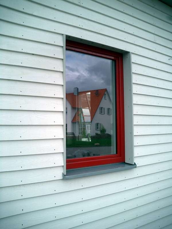 BAU.DE / BAU-Forum: 1. Bild zu Antwort "Douglasie-Fassade: Acryldispersion ohne Imprägnierung – Erfahrung" auf die Frage "Lärchenholzfassade farbig streichen: Geeignete Farben, Risiken & Erfahrungen?" im BAU-Forum "Außenwände und Fassaden" BAU.DE / BAU-Forum: 1. Bild zu Antwort "Douglasie-Fassade: Acryldispersion ohne Imprägnierung – Erfahrung" auf die Frage "Lärchenholzfassade farbig streichen: Geeignete Farben, Risiken & Erfahrungen?" im BAU-Forum "Außenwände und Fassaden"