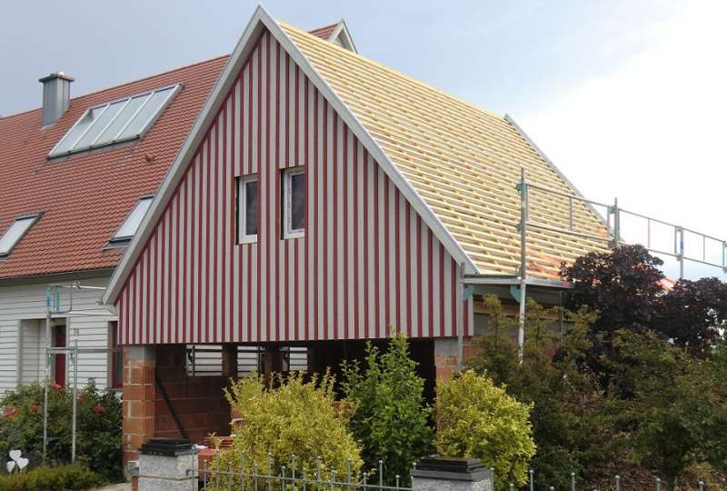 BAU.DE / BAU-Forum: 2. Bild zu Antwort "Douglasie-Fassade: Acryldispersion ohne Imprägnierung – Erfahrung" auf die Frage "Lärchenholzfassade farbig streichen: Geeignete Farben, Risiken & Erfahrungen?" im BAU-Forum "Außenwände und Fassaden" BAU.DE / BAU-Forum: 2. Bild zu Antwort "Douglasie-Fassade: Acryldispersion ohne Imprägnierung – Erfahrung" auf die Frage "Lärchenholzfassade farbig streichen: Geeignete Farben, Risiken & Erfahrungen?" im BAU-Forum "Außenwände und Fassaden"