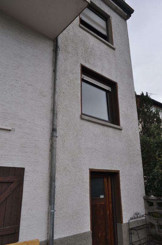 BAU.DE / BAU-Forum: 1. Bild zu Frage "Setzrisse im Haus: Ursachen, Risiken & Sofortma&szlig;nahmen f&uuml;r Baujahr 1964?" im BAU-Forum "Au&szlig;enw&auml;nde und Fassaden"