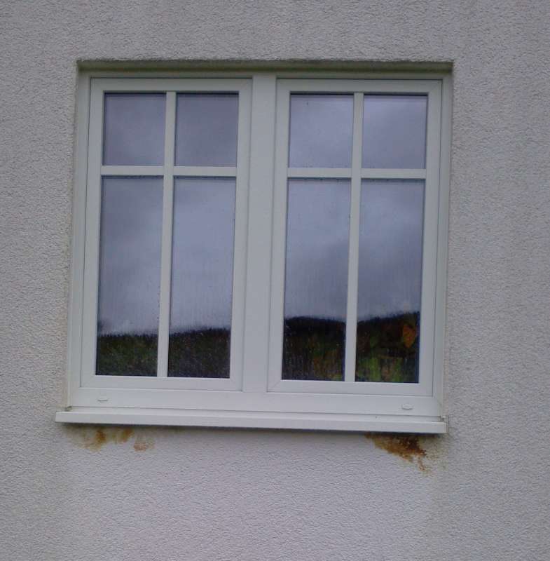 BAU.DE / BAU-Forum: 3. Bild zu Frage "Dunkle Flecken an Fassade: Ursachen, Risiken & Sanierung bei Holzst&auml;nderbau?" im BAU-Forum "Au&szlig;enw&auml;nde und Fassaden"