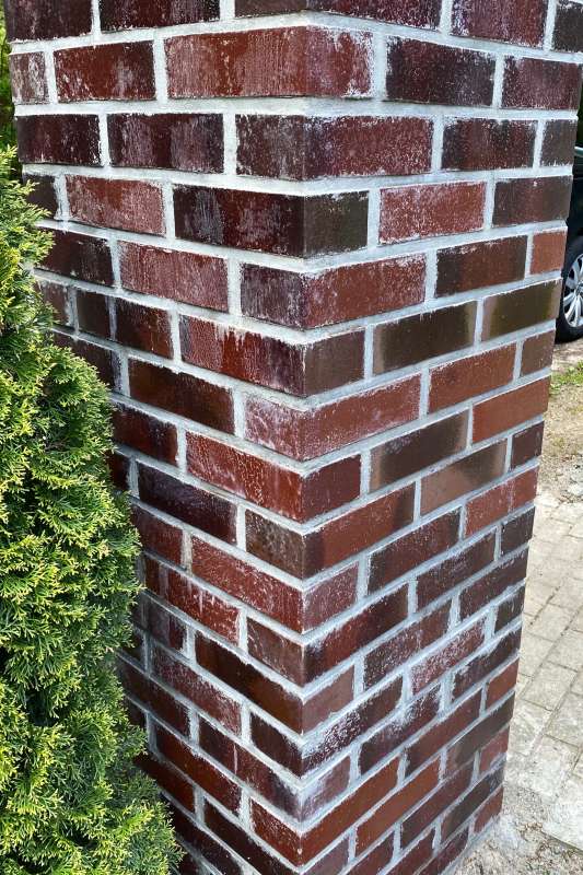 BAU.DE / BAU-Forum: 1. Bild zu Frage "Klinker Mörtelreste / Betonschleier entfernen" im BAU-Forum "Außenwände und Fassaden"