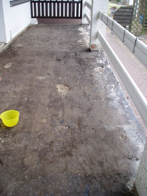 BAU.DE / BAU-Forum: 1. Bild zu Frage "Naturstein-Terrasse &uuml;ber Keller abdichten: Aufbau, Kosten & Materialien?" im BAU-Forum "Balkon und Terrasse"
