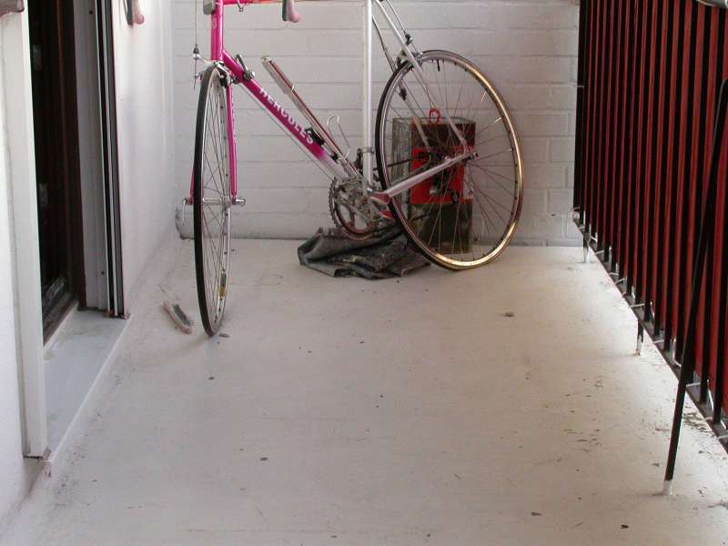 BAU.DE / BAU-Forum: 1. Bild zu Antwort "Balkon dämmen: Bild zur aktuellen Situation" auf die Frage "Balkon dämmen: Aufbau, Kosten & Gummigranulatplatten – was beachten?" im BAU-Forum "Balkon und Terrasse" BAU.DE / BAU-Forum: 1. Bild zu Antwort "Balkon dämmen: Bild zur aktuellen Situation" auf die Frage "Balkon dämmen: Aufbau, Kosten & Gummigranulatplatten – was beachten?" im BAU-Forum "Balkon und Terrasse"