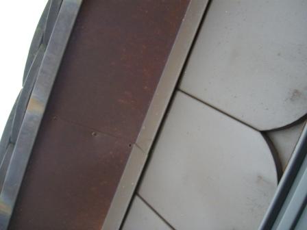 BAU.DE / BAU-Forum: 1. Bild zu Antwort "Kupfer Eindeckrahmen: Preis & Umtausch &ndash; Alternativen pr&uuml;fen" auf die Frage "Dachfenster an Kupfer anschlie&szlig;en: Risiken, Materialvertr&auml;glichkeit & Alternativen?" im BAU-Forum "Dach"