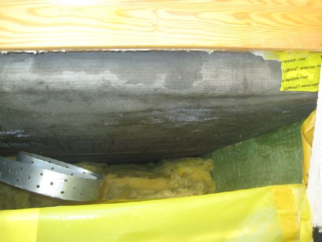 BAU.DE / BAU-Forum: 1. Bild zu Frage "Nasse Dachfenster & Dachbalken im Neubau: Ursachen, Ma&szlig;nahmen & Risiken?" im BAU-Forum "Dach"