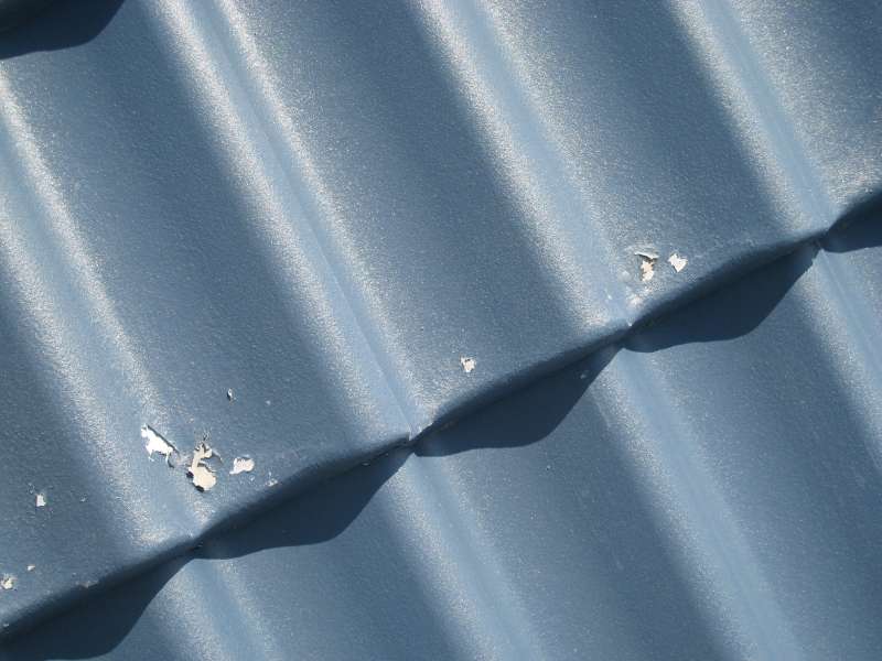 BAU.DE / BAU-Forum: 2. Bild zu Frage "Nelskamp Dachsteine: Farbe bl&auml;ttert ab &ndash; Ursachen, Erfahrungen & Rechte bei M&auml;ngeln?" im BAU-Forum "Dach"