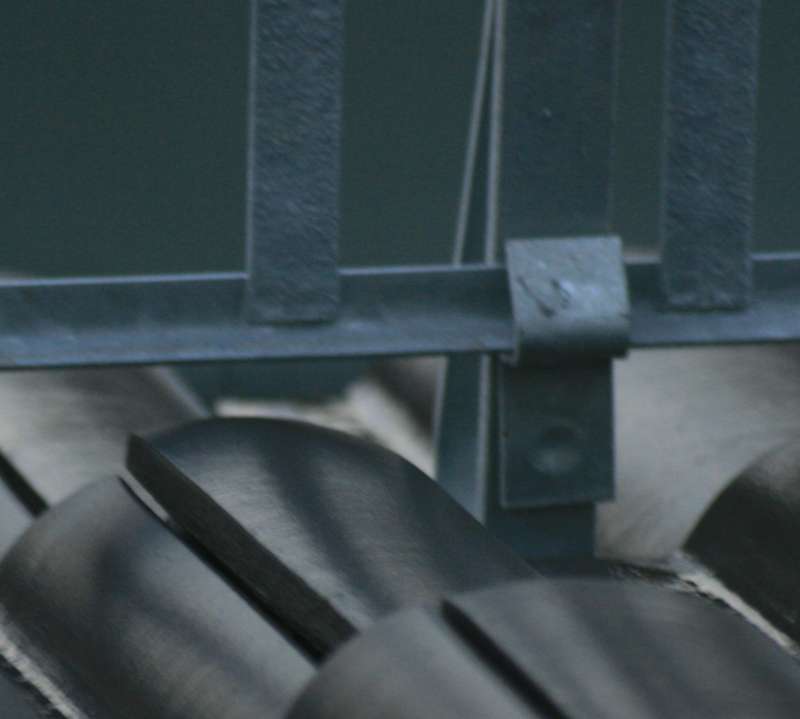 BAU.DE / BAU-Forum: 3. Bild zu Frage "Schneefanggitter Montage: Fachgerecht oder Minimalprinzip? Methoden, Kosten & Beurteilung" im BAU-Forum "Dach"