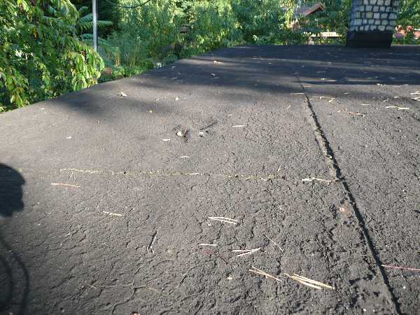 BAU.DE / BAU-Forum: 2. Bild zu Frage "Flachdachsanierung 40 m&sup2;: Kosten, Aufwand & Material f&uuml;r Pappe, Unterbau & D&auml;mmung?" im BAU-Forum "Dach"