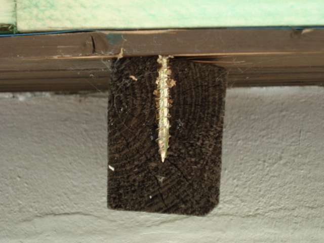 BAU.DE / BAU-Forum: 1. Bild zu Frage "Aufsparrend&auml;mmung: Schiefe Schrauben gef&auml;hrden Sparren? Risiken, Korrektur & Kosten" im BAU-Forum "Dach"