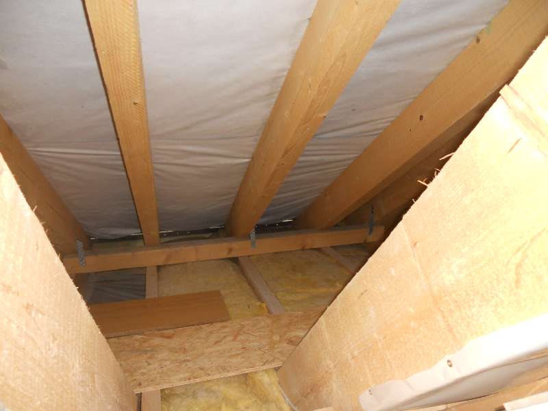 BAU.DE / BAU-Forum: 1. Bild zu Frage "Dachgaube Decke d&auml;mmen: Aufbau, Alternativen & Kosten f&uuml;r zus&auml;tzliche Isolierung?" im BAU-Forum "Dach"