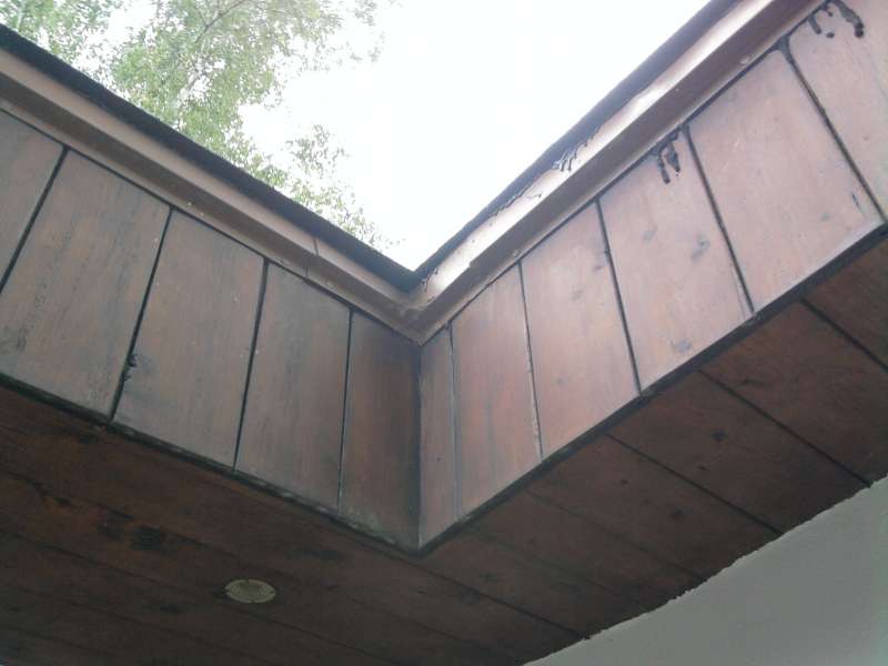 BAU.DE / BAU-Forum: 4. Bild zu Frage "Dachsanierung: Korrekte Ausführung? Dachbahnen, Schornsteineinfassung & Rinneneinlauf prüfen" im BAU-Forum "Dach" BAU.DE / BAU-Forum: 4. Bild zu Frage "Dachsanierung: Korrekte Ausführung? Dachbahnen, Schornsteineinfassung & Rinneneinlauf prüfen" im BAU-Forum "Dach"