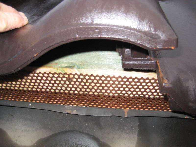 BAU.DE / BAU-Forum: 1. Bild zu Frage "Traufkamm notwendig? Vorschriften, Alternativen & Schutz vor Eindringlingen" im BAU-Forum "Dach"