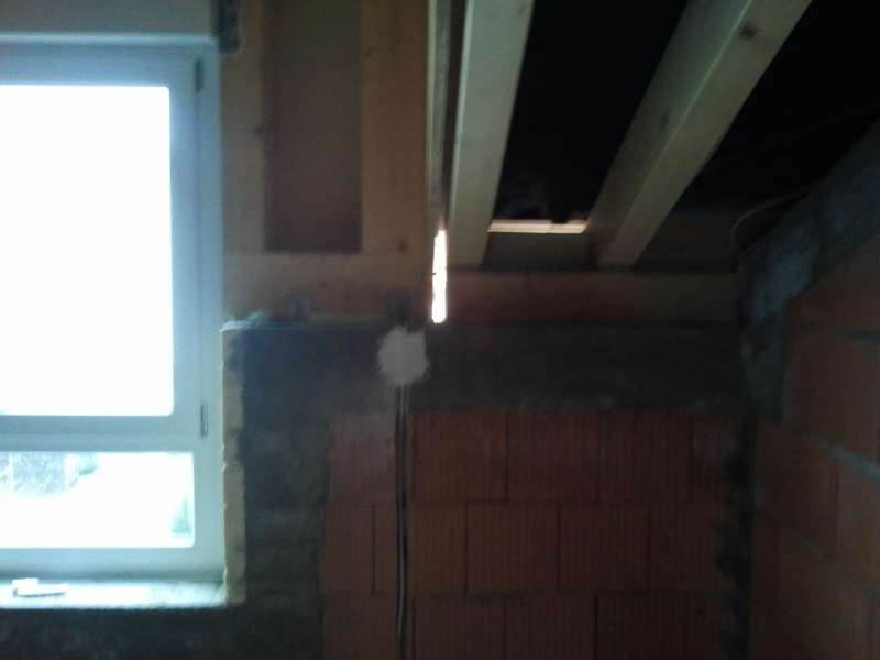 BAU.DE / BAU-Forum: 1. Bild zu Frage "Gaubenanschluss abdichten: Seitliche L&uuml;cken normal? D&auml;mmung & Abdichtung pr&uuml;fen!" im BAU-Forum "Dach"