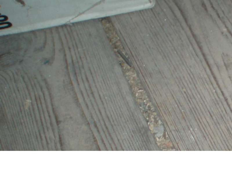 BAU.DE / BAU-Forum: 1. Bild zu Frage "Dachausbau Boden: Trockensch&uuml;ttung, OSB-Platten & PVC &ndash; Geeignet f&uuml;r Altbau?" im BAU-Forum "Dach"