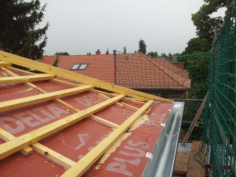 BAU.DE / BAU-Forum: 1. Bild zu Frage "Unterspannbahn Sackbildung Neubau: Normal oder Risiko? Ursachen, Folgen & Lösungen" im BAU-Forum "Dach" BAU.DE / BAU-Forum: 1. Bild zu Frage "Unterspannbahn Sackbildung Neubau: Normal oder Risiko? Ursachen, Folgen & Lösungen" im BAU-Forum "Dach"