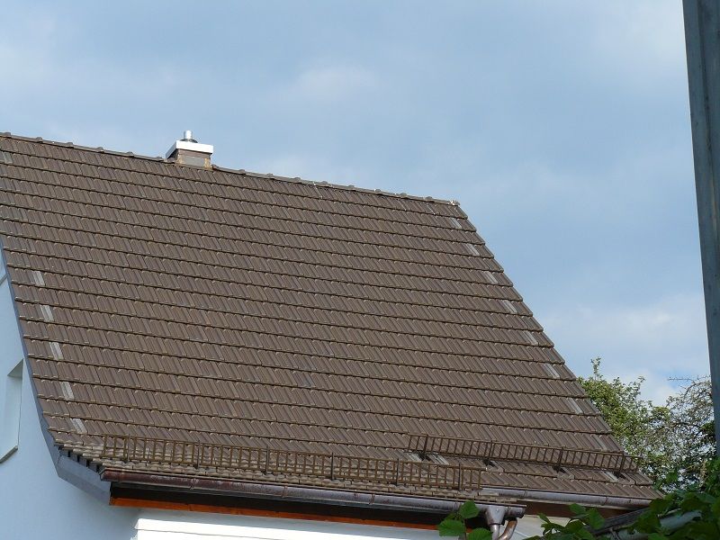 BAU.DE / BAU-Forum: 2. Bild zu Antwort "Ziegelverfärbung: Entscheidung nach Monaten – Austausch erfolgt!" auf die Frage "Neue Dacheindeckung: Ziegelverfärbungen – Ursachen, Risiken & Gewährleistung in Bayern?" im BAU-Forum "Dach" BAU.DE / BAU-Forum: 2. Bild zu Antwort "Ziegelverfärbung: Entscheidung nach Monaten – Austausch erfolgt!" auf die Frage "Neue Dacheindeckung: Ziegelverfärbungen – Ursachen, Risiken & Gewährleistung in Bayern?" im BAU-Forum "Dach"