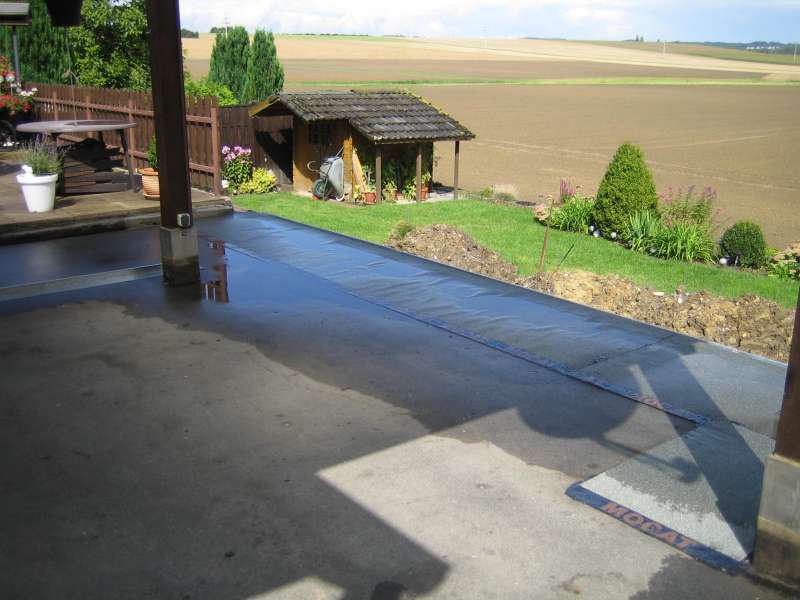 BAU.DE / BAU-Forum: 3. Bild zu Frage "Dachabdichtung Terrasse: Umkehrdach Aufbau, Ausf&uuml;hrung & typische Fehlerquellen?" im BAU-Forum "Dach"