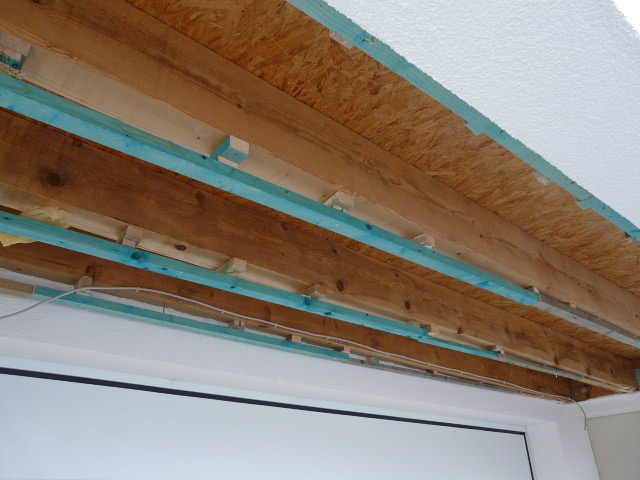 BAU.DE / BAU-Forum: 1. Bild zu Frage "Garagendachausbau: Feuchtigkeitssch&auml;den vermeiden &ndash; Hinterl&uuml;ftung, Dehnungsfuge & Materialwahl?" im BAU-Forum "Dach"