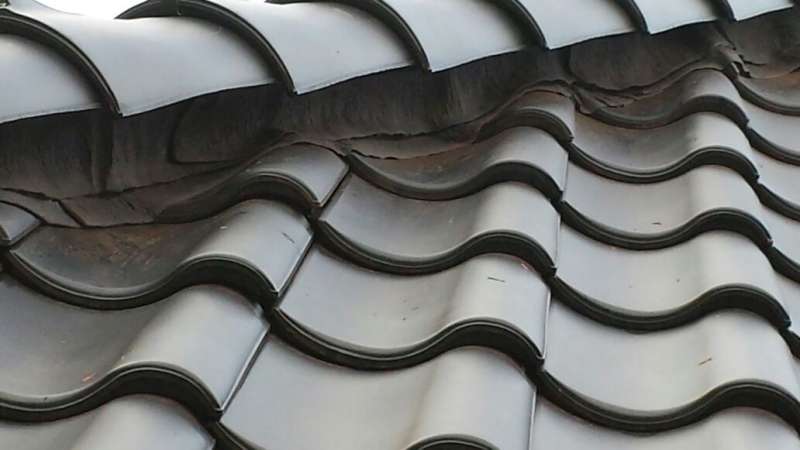 BAU.DE / BAU-Forum: 1. Bild zu Antwort "Walmdach: Gratziegel-Überlappung – Optik vs. Haltbarkeit" auf die Frage "Walmdach Grat und Kehle: Ausführung, Abdichtung & Ziegel-Überlappung prüfen!" im BAU-Forum "Dach" BAU.DE / BAU-Forum: 1. Bild zu Antwort "Walmdach: Gratziegel-Überlappung – Optik vs. Haltbarkeit" auf die Frage "Walmdach Grat und Kehle: Ausführung, Abdichtung & Ziegel-Überlappung prüfen!" im BAU-Forum "Dach"