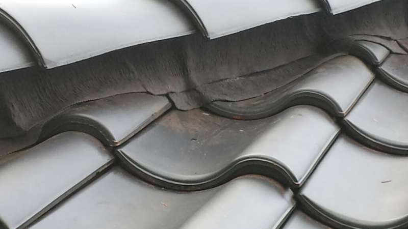 BAU.DE / BAU-Forum: 2. Bild zu Antwort "Walmdach: Gratziegel-Überlappung – Optik vs. Haltbarkeit" auf die Frage "Walmdach Grat und Kehle: Ausführung, Abdichtung & Ziegel-Überlappung prüfen!" im BAU-Forum "Dach" BAU.DE / BAU-Forum: 2. Bild zu Antwort "Walmdach: Gratziegel-Überlappung – Optik vs. Haltbarkeit" auf die Frage "Walmdach Grat und Kehle: Ausführung, Abdichtung & Ziegel-Überlappung prüfen!" im BAU-Forum "Dach"