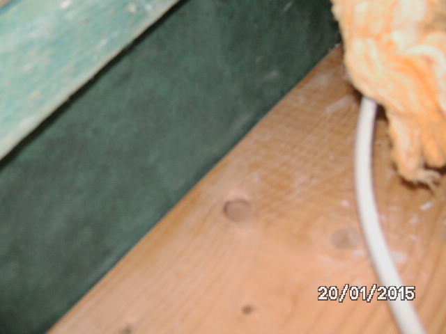 BAU.DE / BAU-Forum: 3. Bild zu Frage "Feuchtigkeit unter Unterspannbahn im Neubau: Ursachen, Folgen & L&ouml;sungen?" im BAU-Forum "Dach"