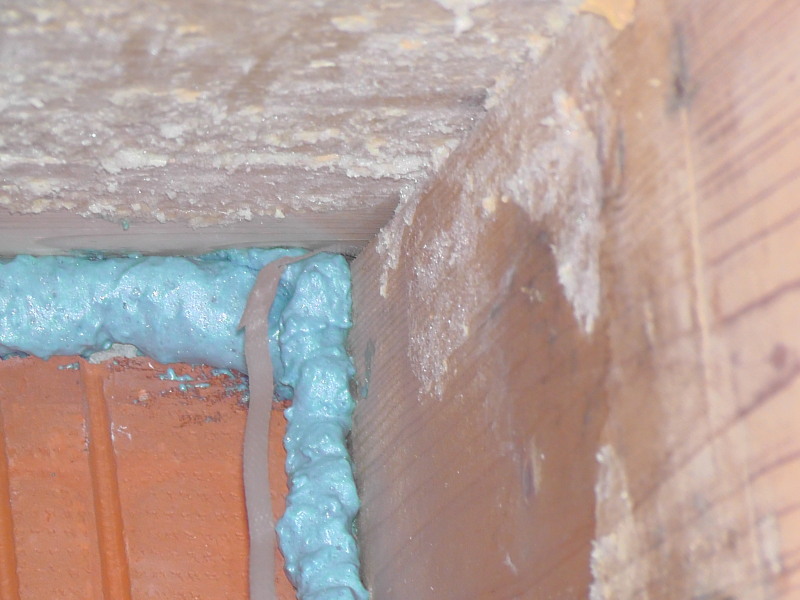 BAU.DE / BAU-Forum: 5. Bild zu Antwort "Drempel-Abdichtung: Fotos & Skizzen zum Luftdichtheits-Problem" auf die Frage "Dachd&auml;mmung Drempel abdichten: Luftdichtheit pr&uuml;fen, Folie sanieren & Kosten?" im BAU-Forum "Dach"