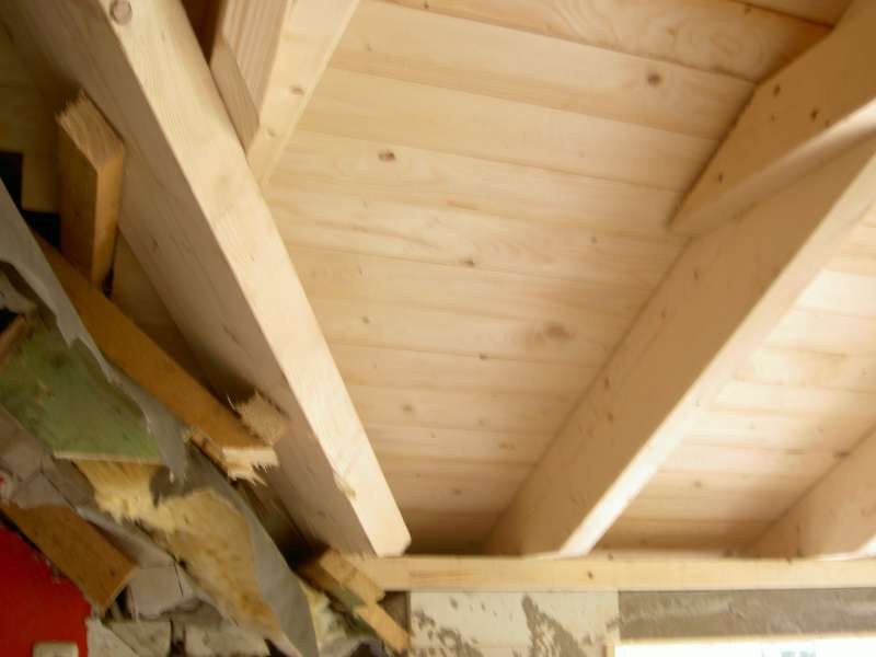 BAU.DE / BAU-Forum: 1. Bild zu Antwort "So hier 2 Fotos" auf die Frage "Fu&szlig;pfette zum Ringanker abdichten: Methoden, Materialien & Kosten f&uuml;r dauerhaften Schutz?" im BAU-Forum "Dach"