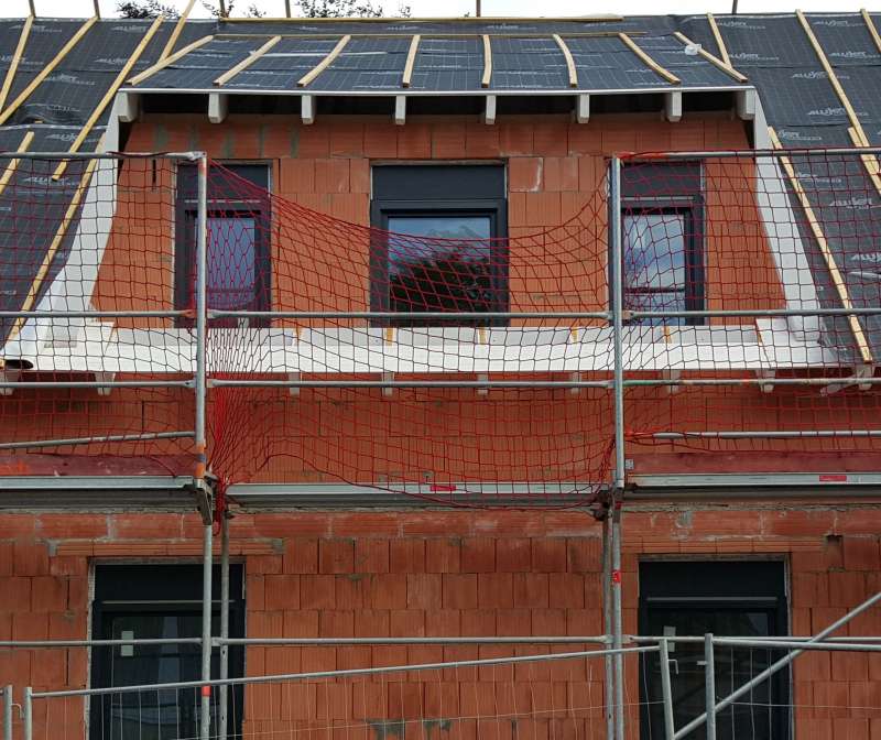 BAU.DE / BAU-Forum: 1. Bild zu Frage "Gaube zu hoch, Fenster zu niedrig? Ursachen, Folgen & L&ouml;sungen f&uuml;r Neubau" im BAU-Forum "Dach"