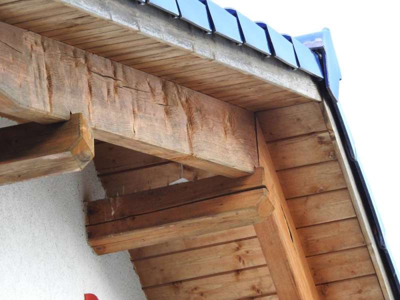 BAU.DE / BAU-Forum: 1. Bild zu Frage "Risse in Dachbalken: Ursachen, Risiken & wann ein Sachverst&auml;ndiger n&ouml;tig ist?" im BAU-Forum "Dach"