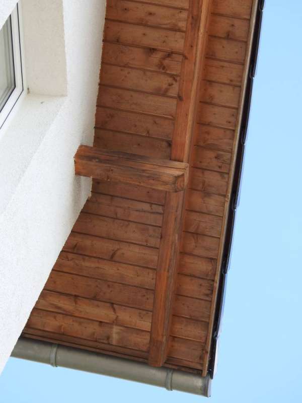 BAU.DE / BAU-Forum: 2. Bild zu Frage "Risse in Dachbalken: Ursachen, Risiken & wann ein Sachverst&auml;ndiger n&ouml;tig ist?" im BAU-Forum "Dach"