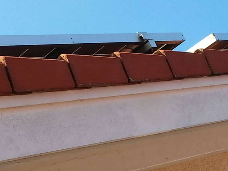 BAU.DE / BAU-Forum: 3. Bild zu Antwort "Ortgangverkleidung: L&ouml;sung f&uuml;r Schimmel trotz Anstrich" auf die Frage "Ortgangverkleidung: Welches Metall (Zink, Alu, Edelstahl, Stahl) ist am langlebigsten?" im BAU-Forum "Dach"