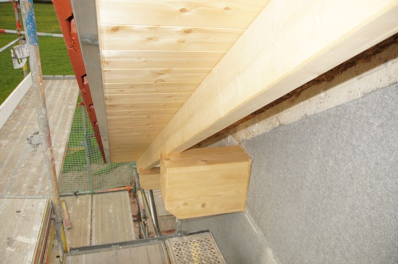 BAU.DE / BAU-Forum: 3. Bild zu Frage "Dach&uuml;berstand streichen: Welche Farbe h&auml;lt am l&auml;ngsten? Anleitung, Kosten & Tipps" im BAU-Forum "Dach"