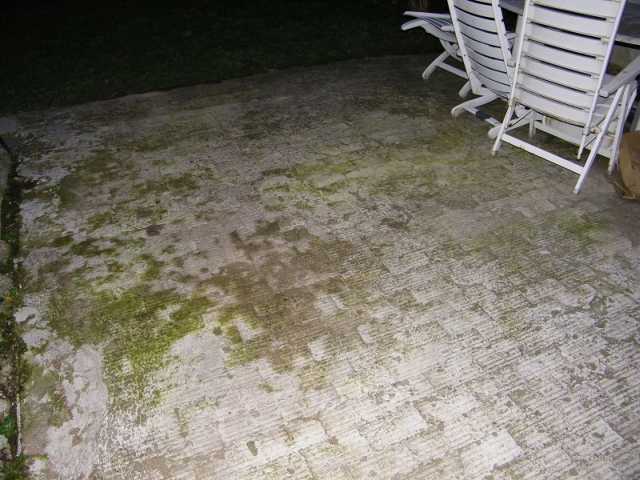 BAU.DE / BAU-Forum: 3. Bild zu Frage "Terrasse pflastern & überdachen: Kosten, Materialien & Vorgehen bei Betonschicht?" im BAU-Forum "Estrich und Bodenbeläge" BAU.DE / BAU-Forum: 3. Bild zu Frage "Terrasse pflastern & überdachen: Kosten, Materialien & Vorgehen bei Betonschicht?" im BAU-Forum "Estrich und Bodenbeläge"