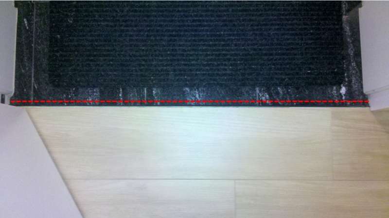 BAU.DE / BAU-Forum: 1. Bild zu Frage "Estrich unter Wohnungst&uuml;r: Schallbr&uuml;cke, Risiken & Sanierungsm&ouml;glichkeiten?" im BAU-Forum "Estrich und Bodenbel&auml;ge"