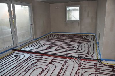 BAU.DE / BAU-Forum: 4. Bild zu Frage "1000 kg Aquarium auf Estrich: Lastverteilung f&uuml;r Fu&szlig;bodenheizung & Statik pr&uuml;fen?" im BAU-Forum "Estrich und Bodenbel&auml;ge"